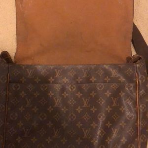 Authentic Louis Vuitton Messenger Bag